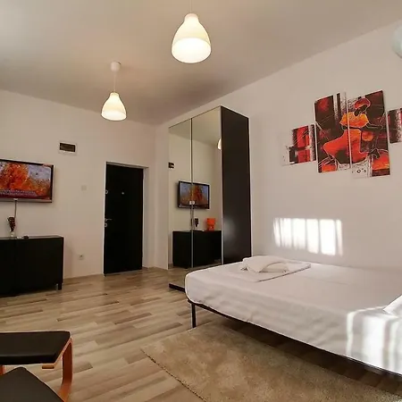 Center Flats - Unirii Square Apartment *